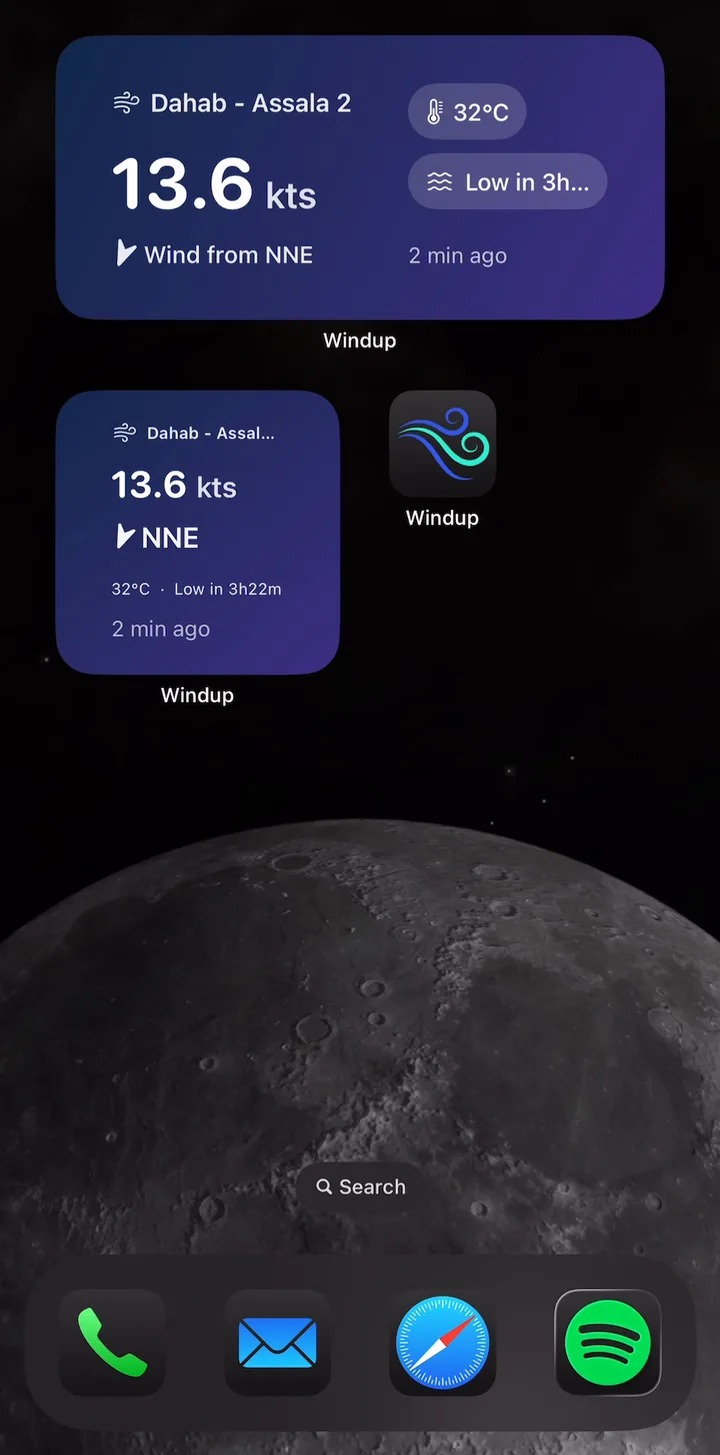 Two WindUp home screen widgets showing live wind and tide